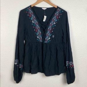 Aeropostale long sleeve embroidery top
